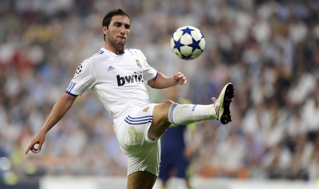 b体育：从天堂到地狱，索博激情庆祝后遭绝杀，泪洒绿茵场