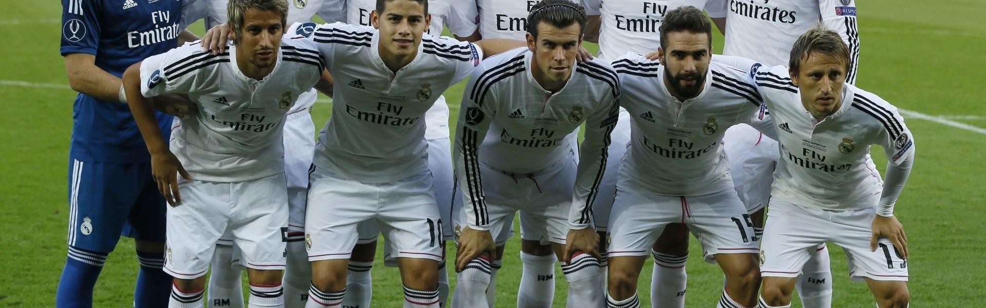 b体育入口|飞身劈扣引爆全场！赵睿化身扣将主宰攻防，率队豪取关键胜利