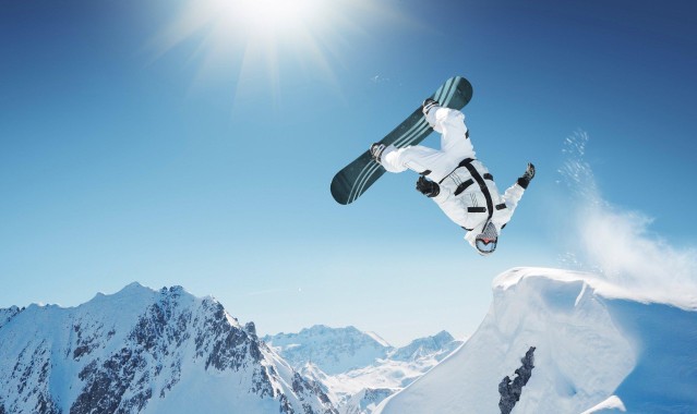 b体育app：转会传闻再起波澜，卡马文加与阿森纳、拜仁的潜在联动引发足坛关注