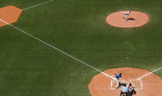 b体育|前沙尔克总监揭秘，孔帕尼执教伯恩利前曾与德甲球队深入接触，坦言其真实特质令人印象深刻