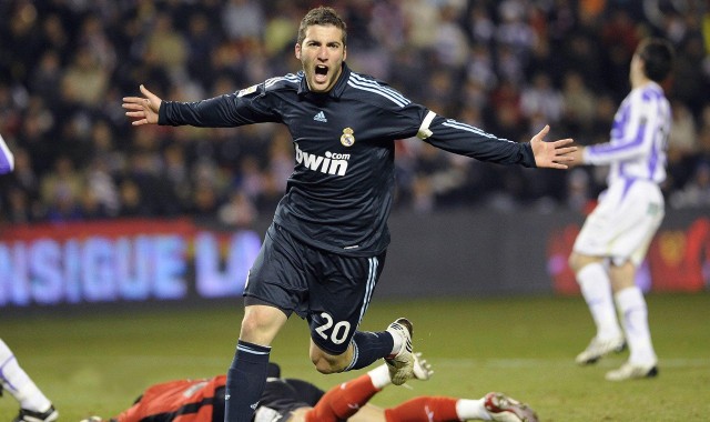 b体育：法国后卫勒诺尔芒左膝伤情初步评估堪忧，医疗团队将展开深度检查以确定赛季前景