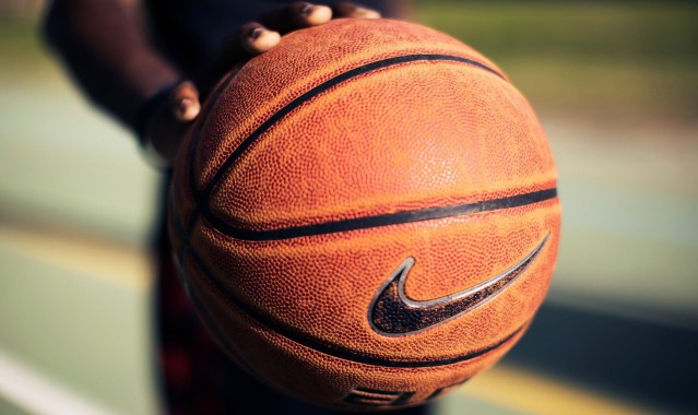 b体育入口|早报，有钱的日子也不好过—金元狂潮退却，豪门陷入富贵病困局