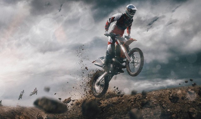 b体育官网_赫拉芬贝赫化身进攻引擎！单场创造4次机会闪耀利物浦中场