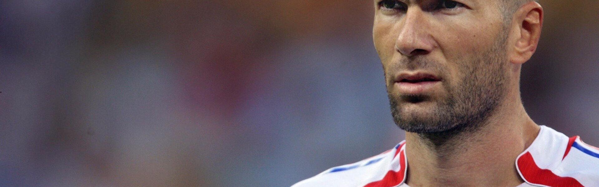 b体育入口：电讯报聚焦，摩根-罗杰斯在英格兰队崭露头角，十号位掌控力引关注